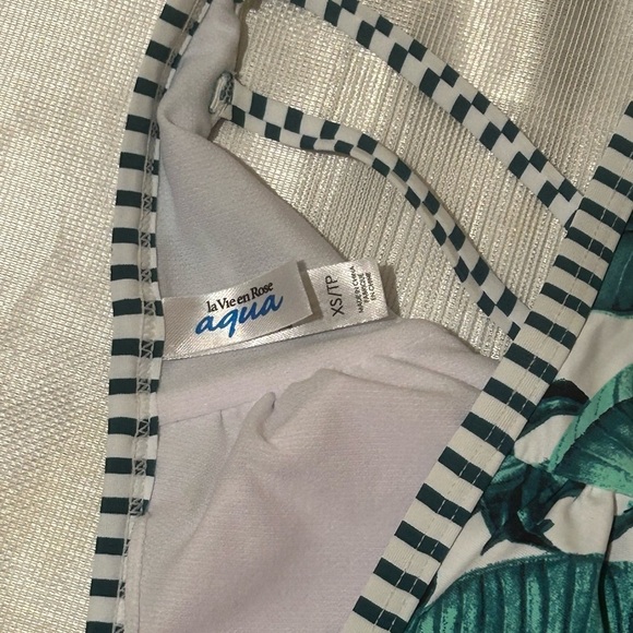 La Vie En Rose Aqua Green and White Print Bikini Top XS - Picture 3 of 4